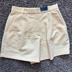 NWT Abercrombie Butter Yellow Shorts